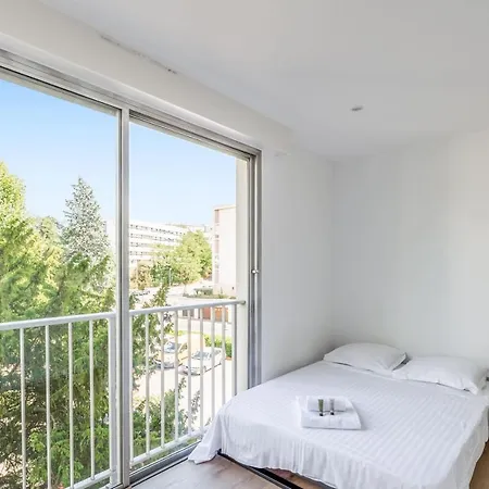 T4 With Balcony In - Welkeys Appartement *