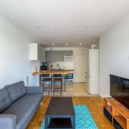 T4 With Balcony In - Welkeys Apartman *